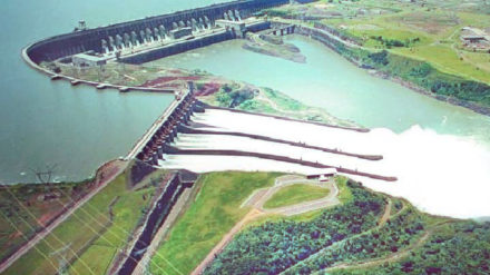 14GW Itaipu Dam, photo by Angelo Leithold.